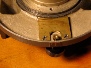 The RA lock plate and RA fine adjustment gear